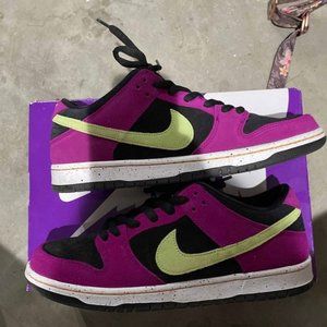 Red plum and ACG SB dunk size 10